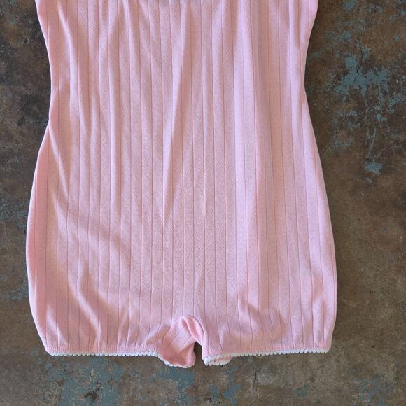 Pink Coquette Romper Size M New Sleeveless Heart Knit Romantic One Piece - Picture 3 of 8